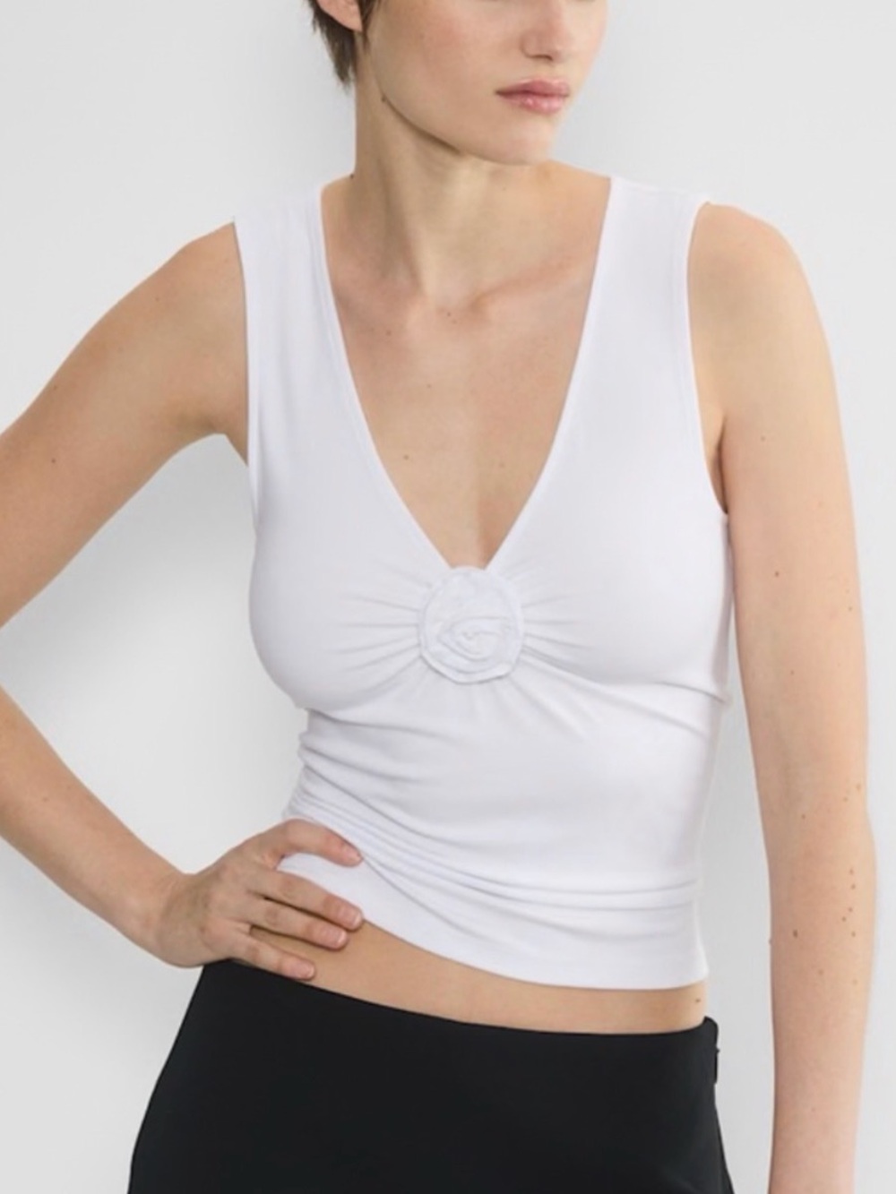 Aritzia Wilfred GoodLux Bloom Top in White – Size Small